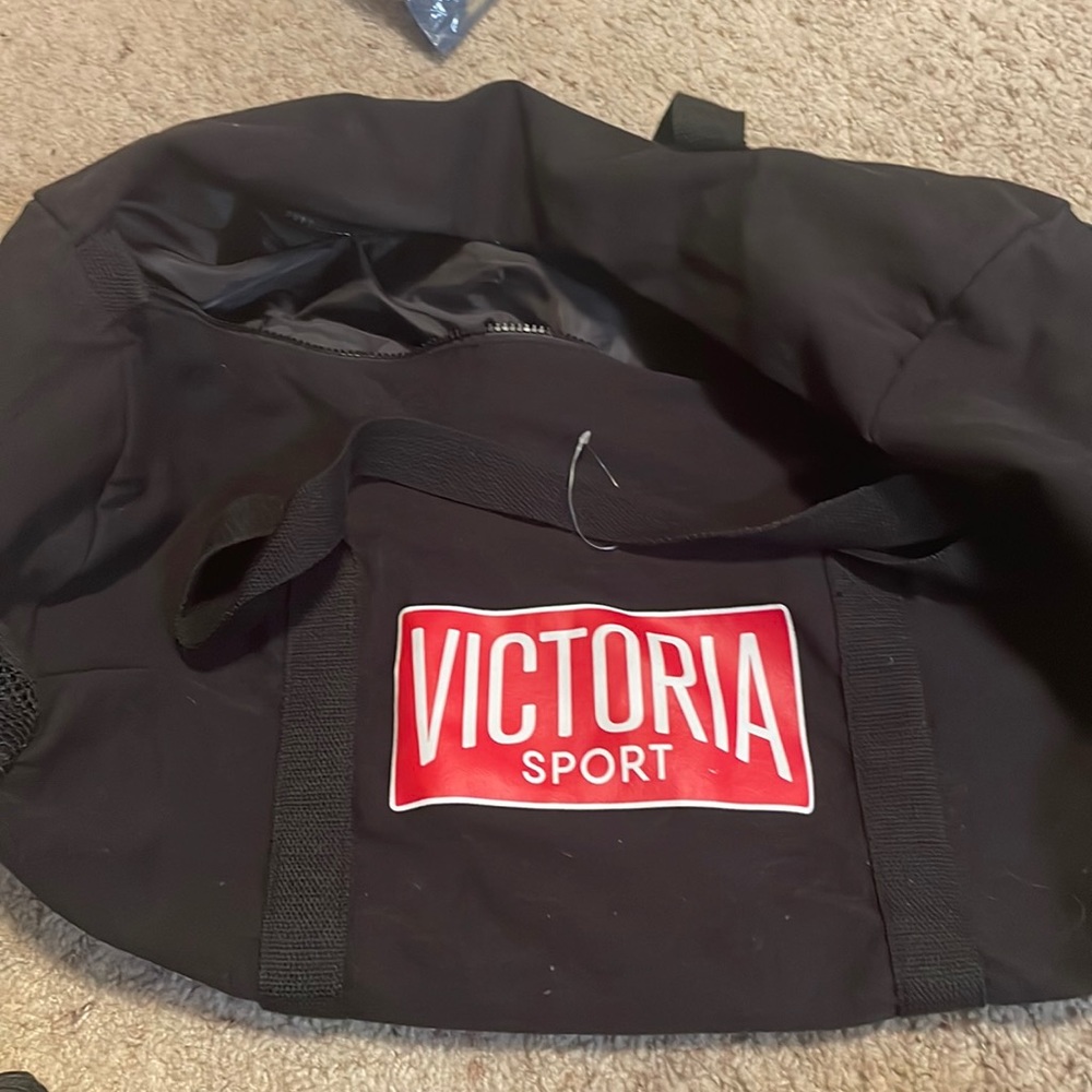 Victoria Secret medium gym/duffel bag NWOT